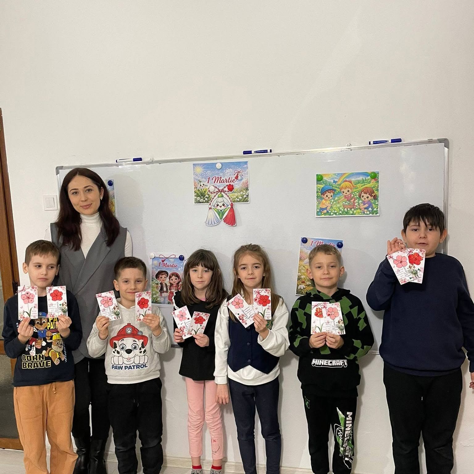 Copii cu felicitări făcute de ei, de 1 Martie