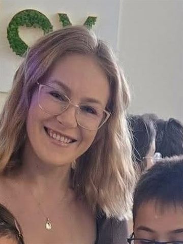 Teacher Joy, sub semnul Joy din mușchi verde